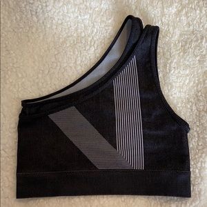 Fabletics top